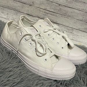 NWOT Converse Chuck Taylor All Star Low Top Sneakers W9 M7